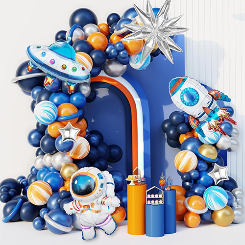 Свемирски вијенац од балона